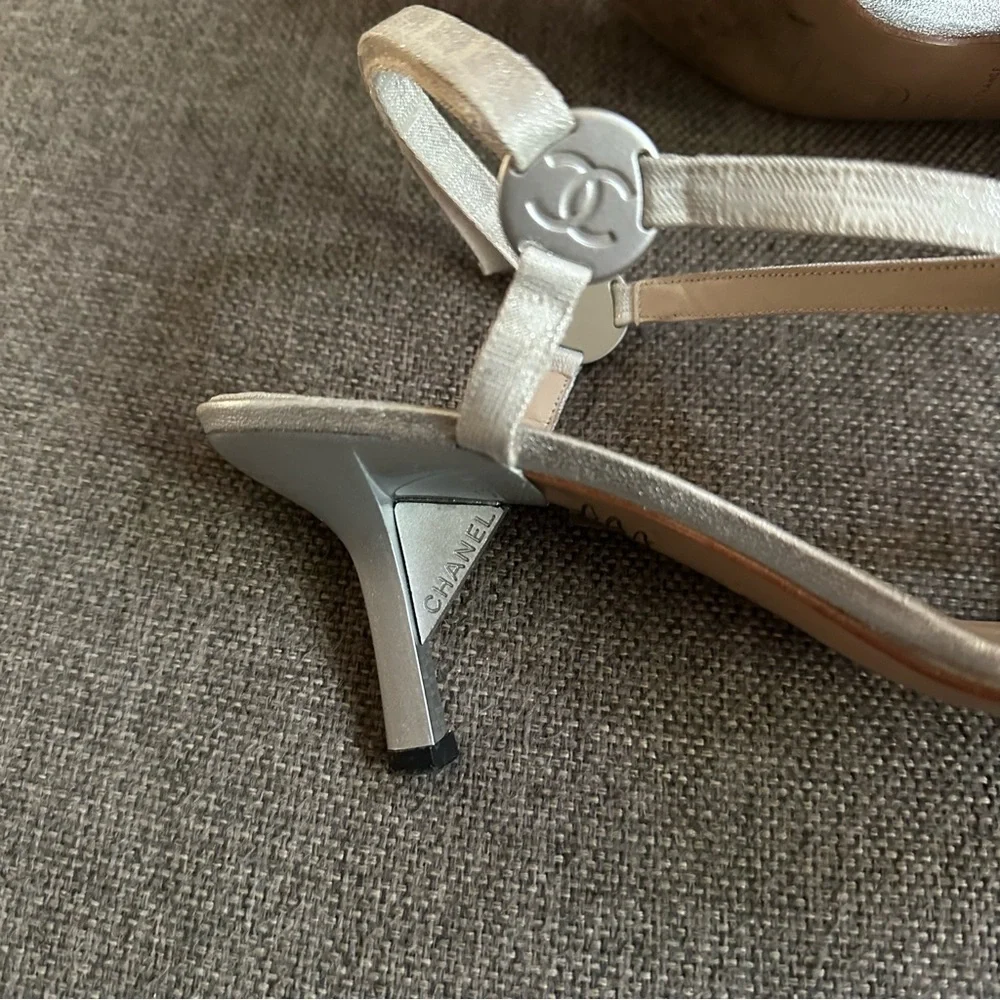 Vintage silver Chanel strappy heels - Picture 6 of 10